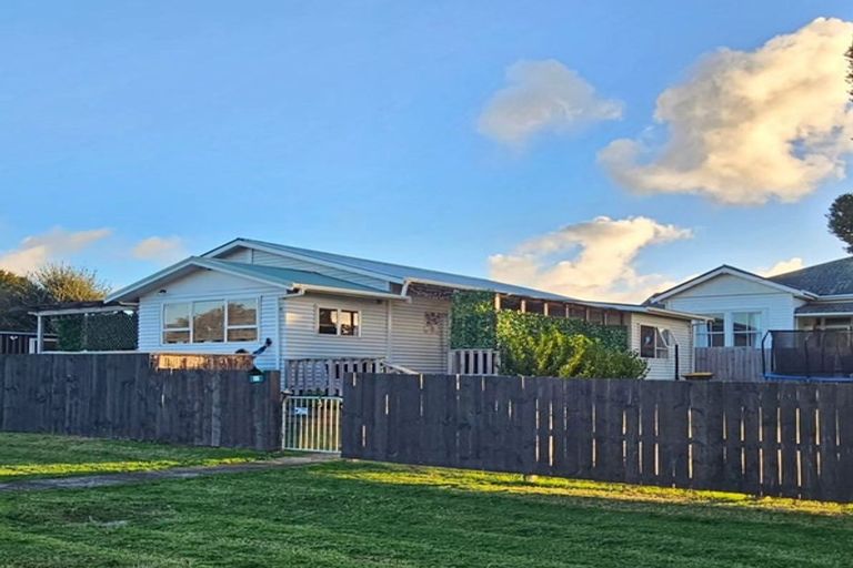 Photo of property in 27 Domain Street, Waiuku, 2123