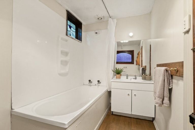 Photo of property in 112 Glen Road, The Glen, Dunedin, 9011