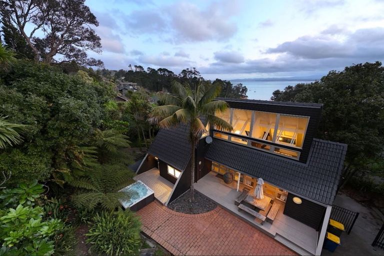 Photo of property in 67 Rosecamp Road, Beach Haven, Auckland, 0626