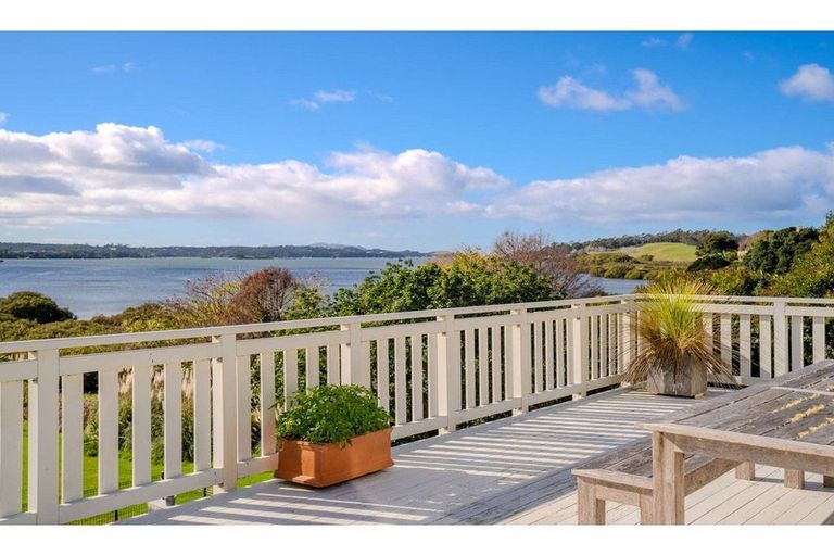 Photo of property in 11 The Lookout, Kerikeri, 0230