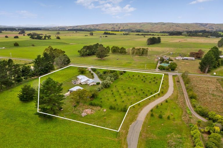 Photo of property in 122 Cross Line, Morison Bush, Greytown, 5794