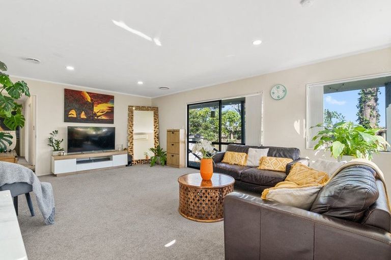 Photo of property in 9 Peguero Place, Totara Heights, Auckland, 2105