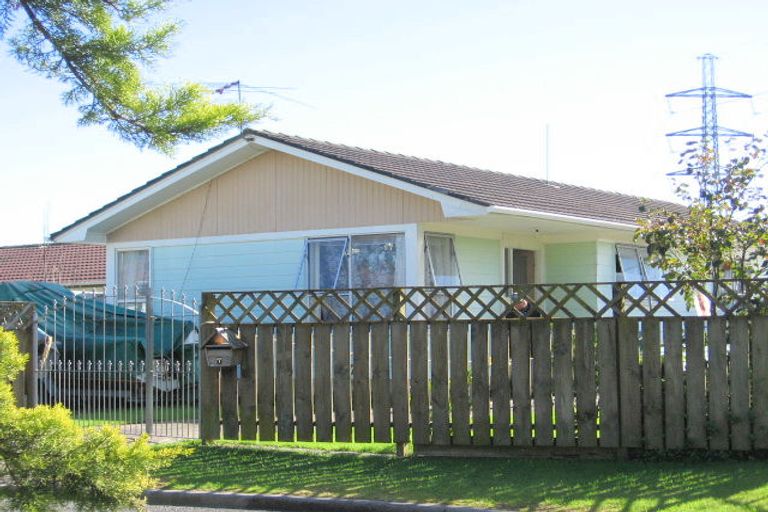 Photo of property in 7 Aldo Place, Clover Park, Auckland, 2023