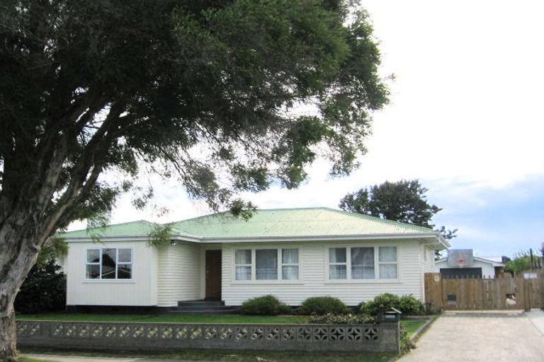 Photo of property in 3 Wyatt Avenue, Onekawa, Napier, 4110