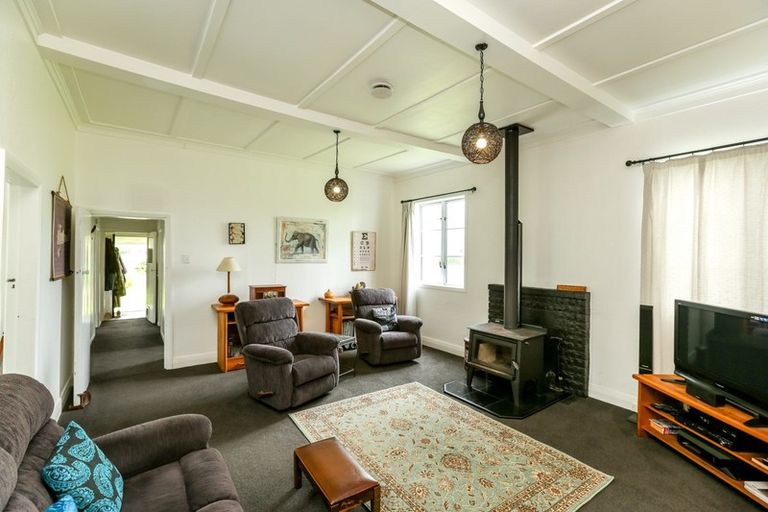 Photo of property in 2 Tayler Street, Eltham, 4322