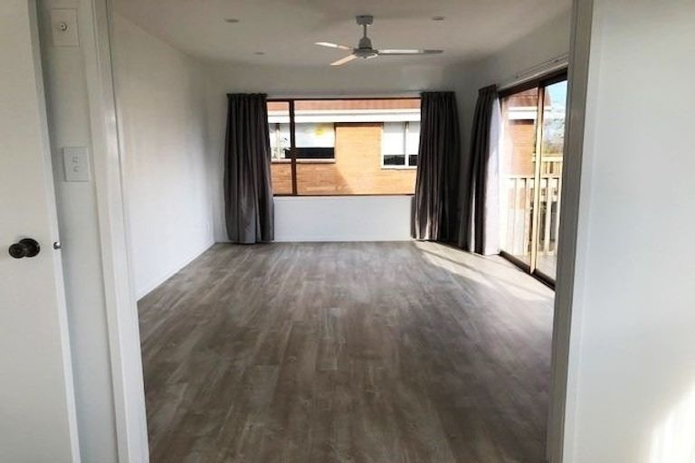 Photo of property in 2/41 Francis Street, Hauraki, Auckland, 0622