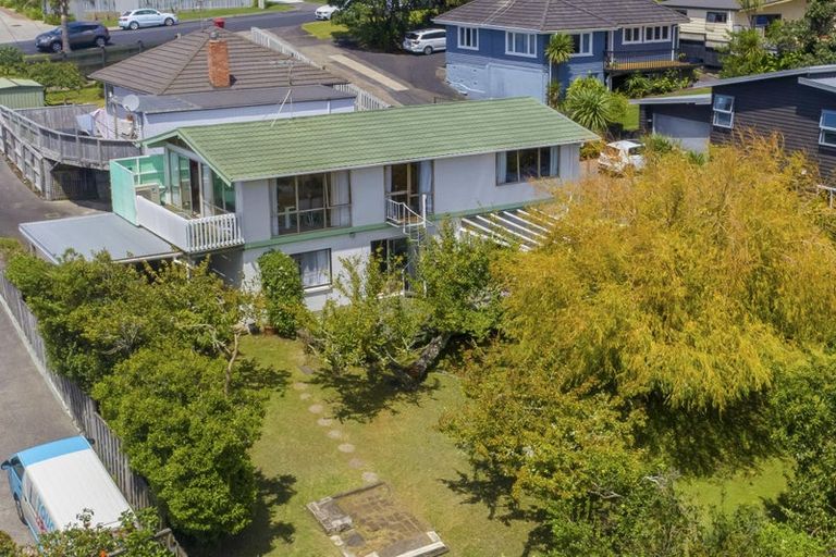 Photo of property in 2/442 Beach Road, Murrays Bay, Auckland, 0630