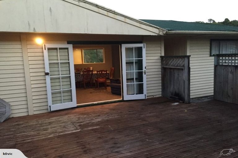 Photo of property in 4 Glen Alton Avenue, Paparangi, Wellington, 6037