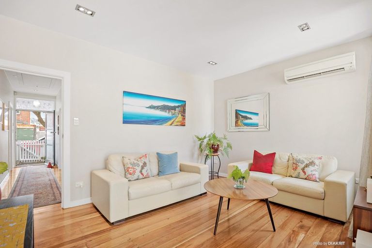 Photo of property in 53 Brougham Street, Mount Victoria, Wellington, 6011