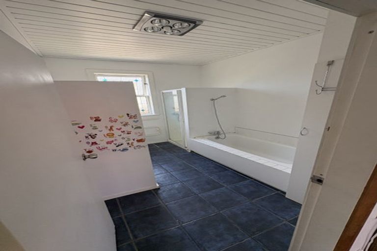 Photo of property in 31 Awamutu Grove, Waiwhetu, Lower Hutt, 5010