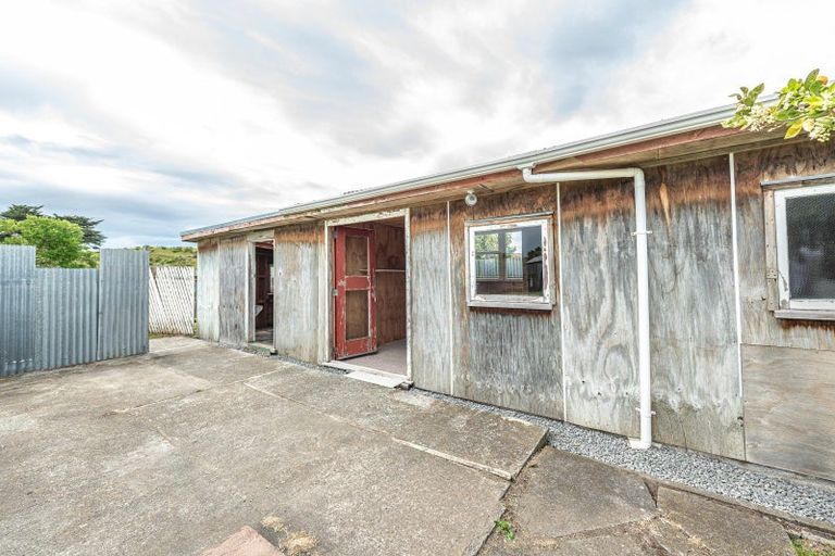 Photo of property in 54 Polson Street, Castlecliff, Whanganui, 4501