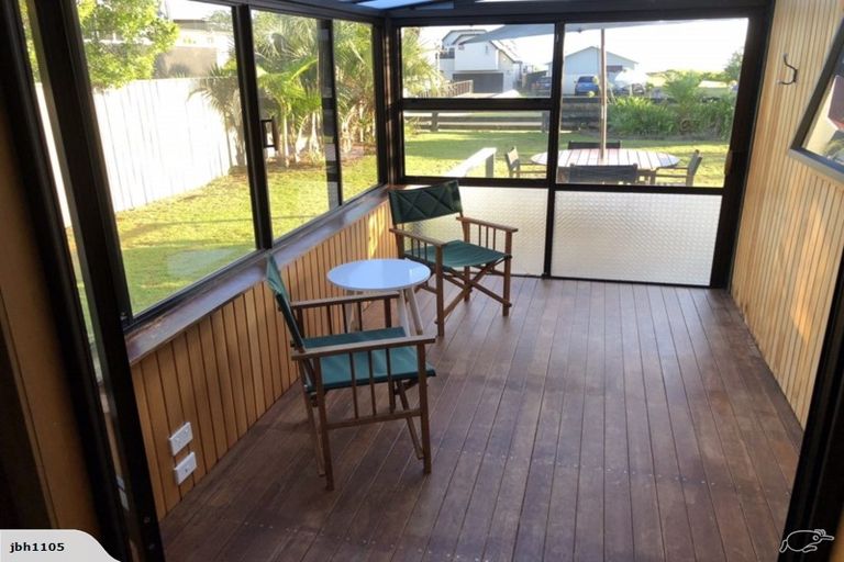 Photo of property in 205 Seaview Road, Whangamata, 3620