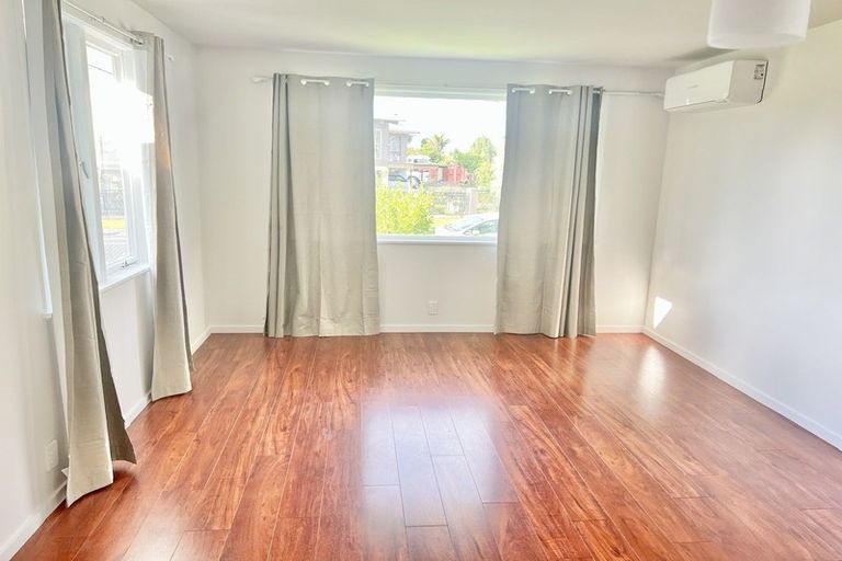 Photo of property in 26 Nile Road, Kelston, Auckland, 0602