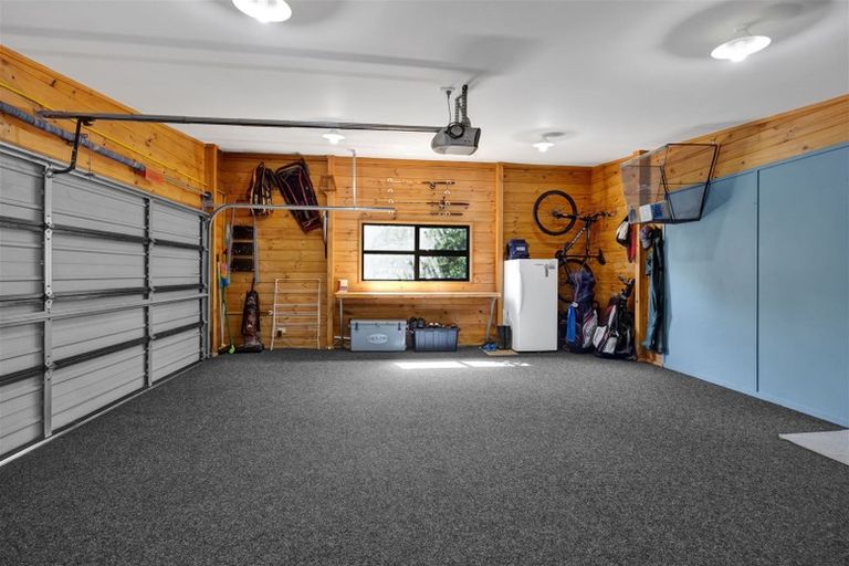 Photo of property in 11 Highfield Place, Highlands Park, New Plymouth, 4312