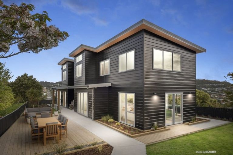 Photo of property in 8a David Crescent, Karori, Wellington, 6012