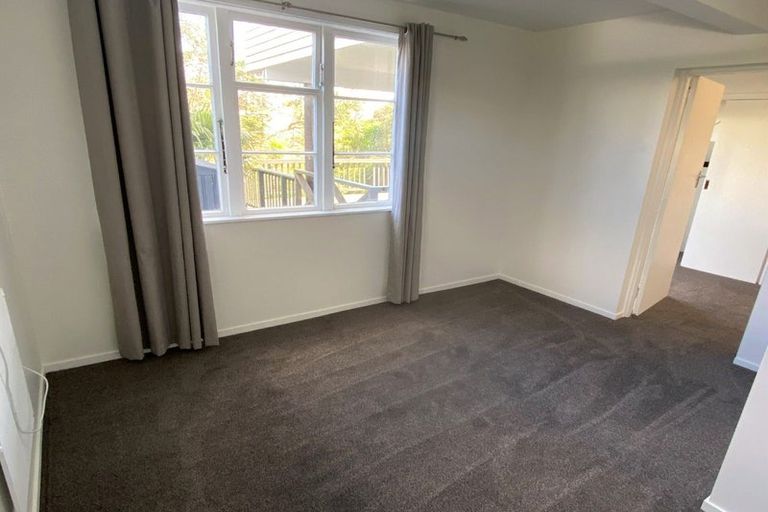 Photo of property in 33 Matipo Road, Mairangi Bay, Auckland, 0630