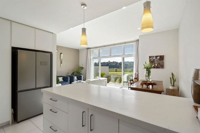 Photo of property in 249 Millwater Parkway, Silverdale, 0932