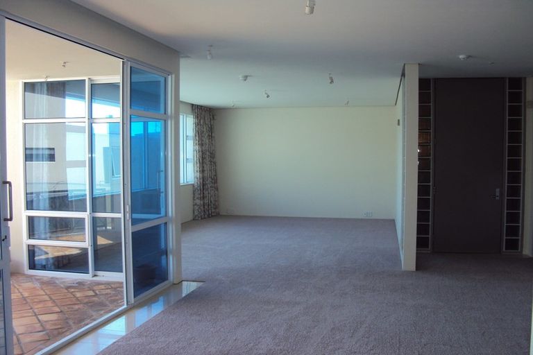 Photo of property in 346 Oriental Parade, Oriental Bay, Wellington, 6011