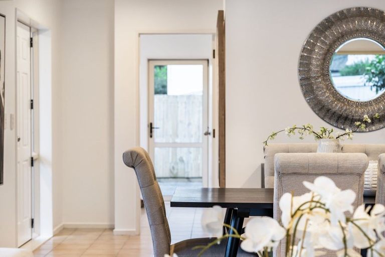 Photo of property in 5/23 Charlenne Close, Ranui, Auckland, 0612