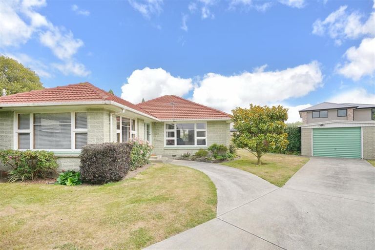 Photo of property in 25 Aileen Place, Upper Riccarton, Christchurch, 8041