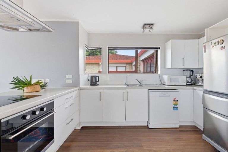 Photo of property in 2 Ngarimu Place, Mount Maunganui, 3116