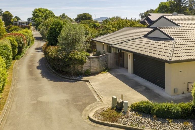 Photo of property in 4 Pukatea Close, Raumati Beach, Paraparaumu, 5032