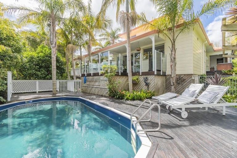 Photo of property in 2/13a Sandspit Road, Cockle Bay, Auckland, 2014