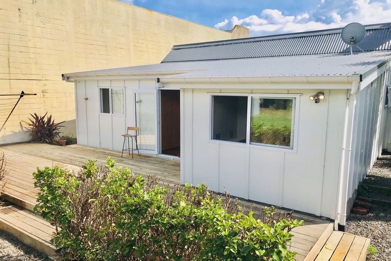 Photo of property in 35 Hine Street, New Plymouth, 4310
