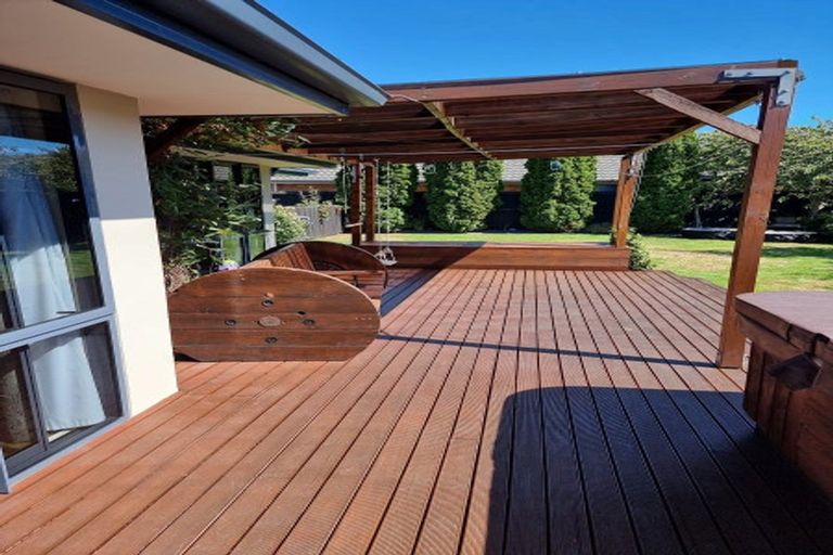 Photo of property in 16 Bottle Lake Drive, Parklands, Christchurch, 8083