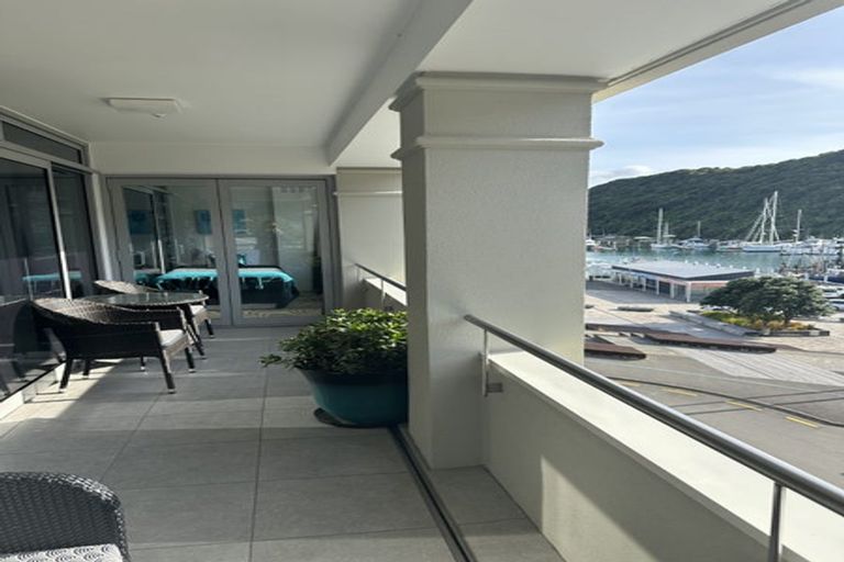 Photo of property in Oxleys Rock Apartments, 401/6 London Quay, Picton, 7220