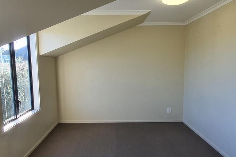 Photo of property in 36 Verdale Circle, Glen Eden, Auckland, 0602