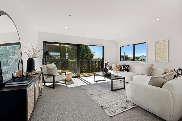 Photo of property in 2/1 Omana Road, Milford, Auckland, 0620