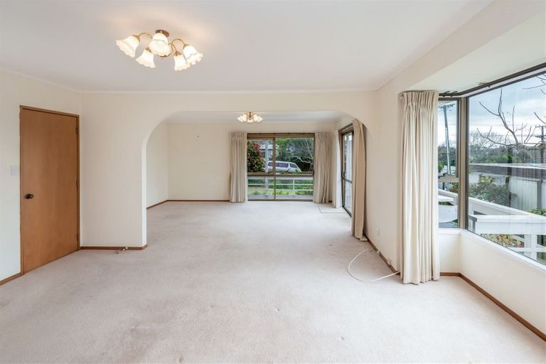 Photo of property in 1/47 Uxbridge Road, Mellons Bay, Auckland, 2014