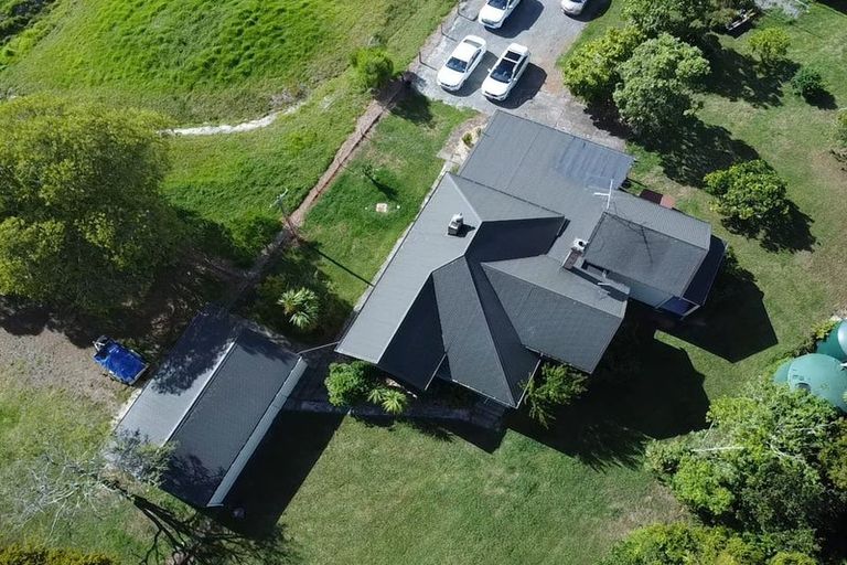 Photo of property in 32 Franklin Road, Paparoa, 0571