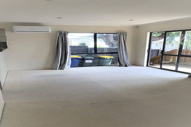 Photo of property in 31 Patts Avenue, Glendene, Auckland, 0602