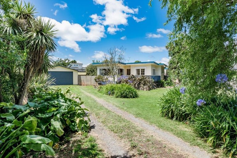 Photo of property in 98 Kiwi Road, Raumati Beach, Paraparaumu, 5032