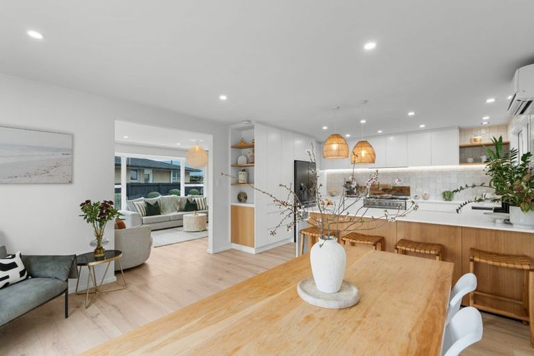 Photo of property in 21 Woodstock Place, Russley, Christchurch, 8042