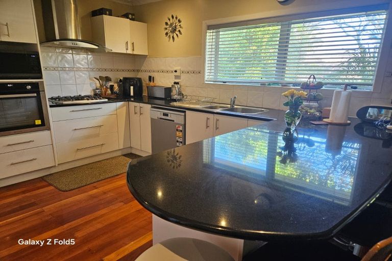 Photo of property in 1/9 Devon Road, Bucklands Beach, Auckland, 2012