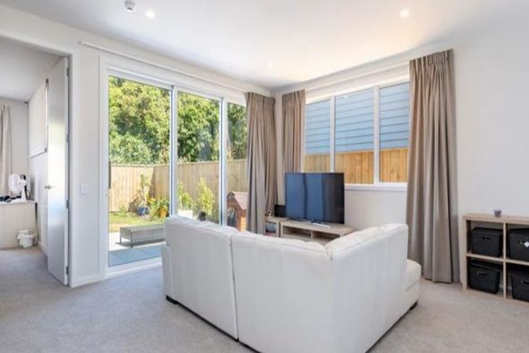 Photo of property in 14 Glide Lane, Whitby, Porirua, 5024