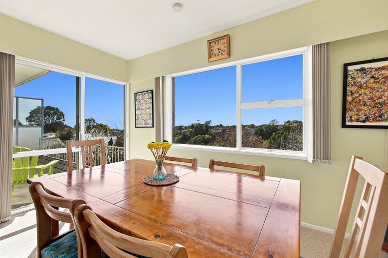 Photo of property in 7 Montana Place, Merrilands, New Plymouth, 4312
