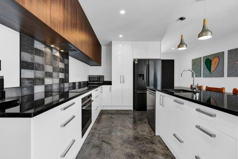 Photo of property in 44 Aratapu Street, Waitara, 4320