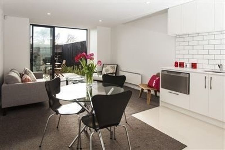 Photo of property in 1036e Colombo Street, St Albans, Christchurch, 8014