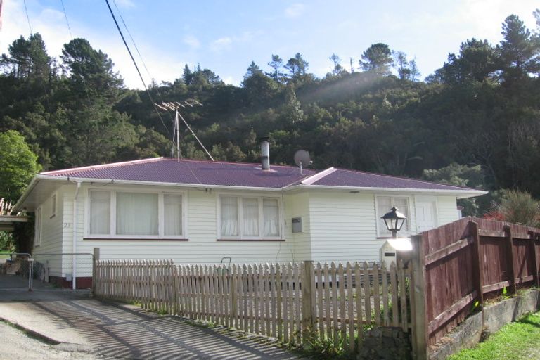 Photo of property in 23 Shackleton Grove, Stokes Valley, Lower Hutt, 5019