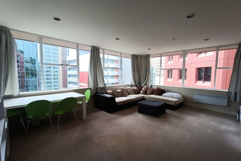 Photo of property in Terrace Tower Apartments, 8b/126 The Terrace, Wellington Central, Wellington, 6011