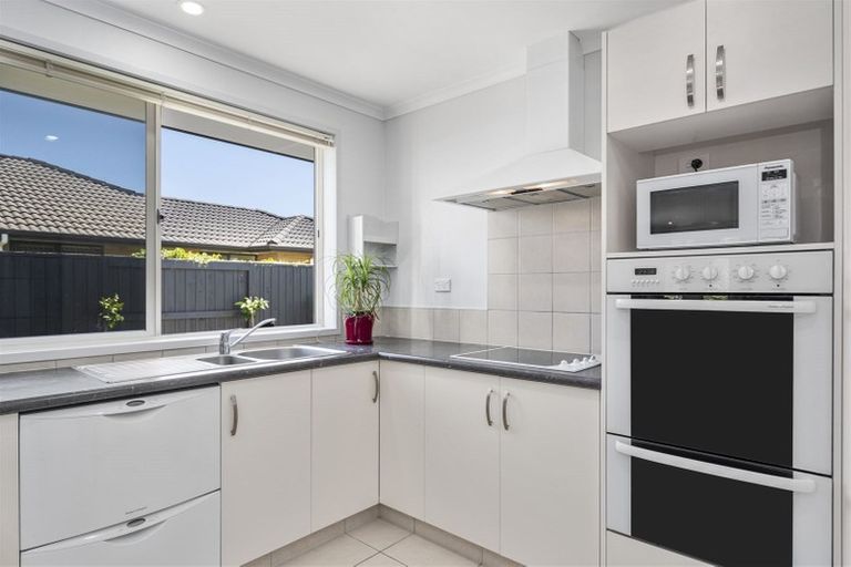 Photo of property in 77 Doncaster Drive, Papamoa Beach, Papamoa, 3118