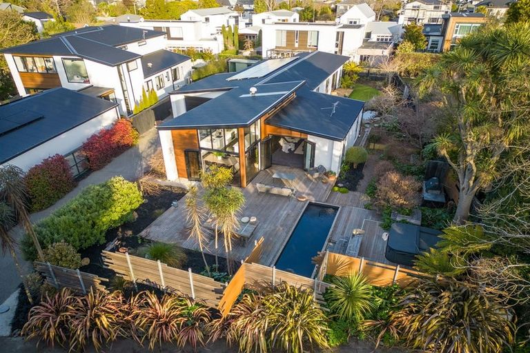 Photo of property in 17 Chislehurst Place, Bryndwr, Christchurch, 8052