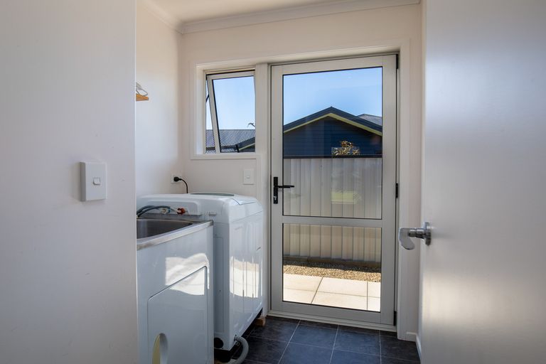 Photo of property in 74 Shields Street, Clyde, 9330