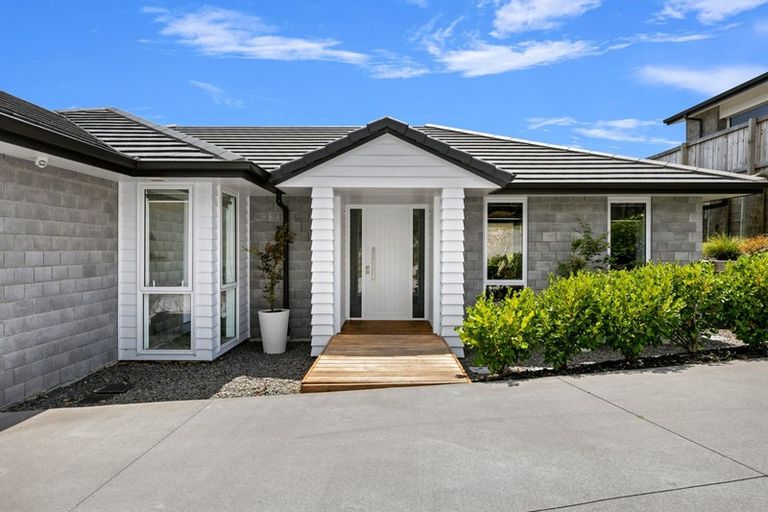 Photo of property in 22 Ballintoy Park Drive, Welcome Bay, Tauranga, 3175