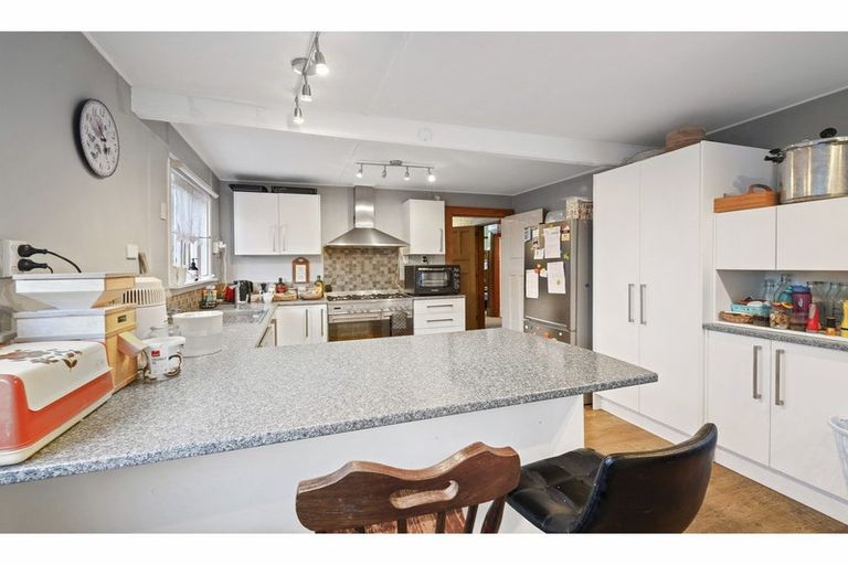 Photo of property in 2 Commercial Road, Oxford, 7430