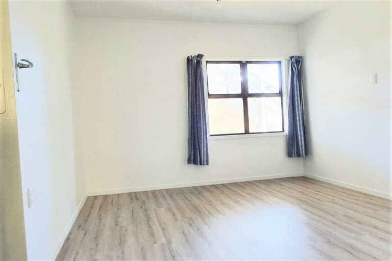 Photo of property in 19 Glen Norman Avenue, Henderson, Auckland, 0610